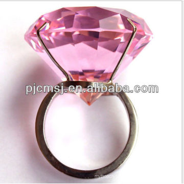 delicate crystal diamond for wedding decoration or souvenirs